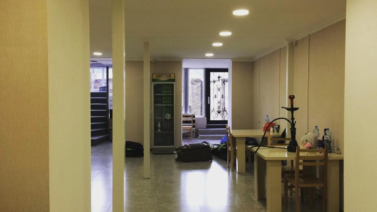 Blossom Hostel Updated ! Обновлено !!! City Center! Perfect Order!!! Snow-White Bed Linen!!! Идеальный Порядок!!! Белоснежное Постельное Белье!!! Центр Города !!! Тбілісі Екстер'єр фото