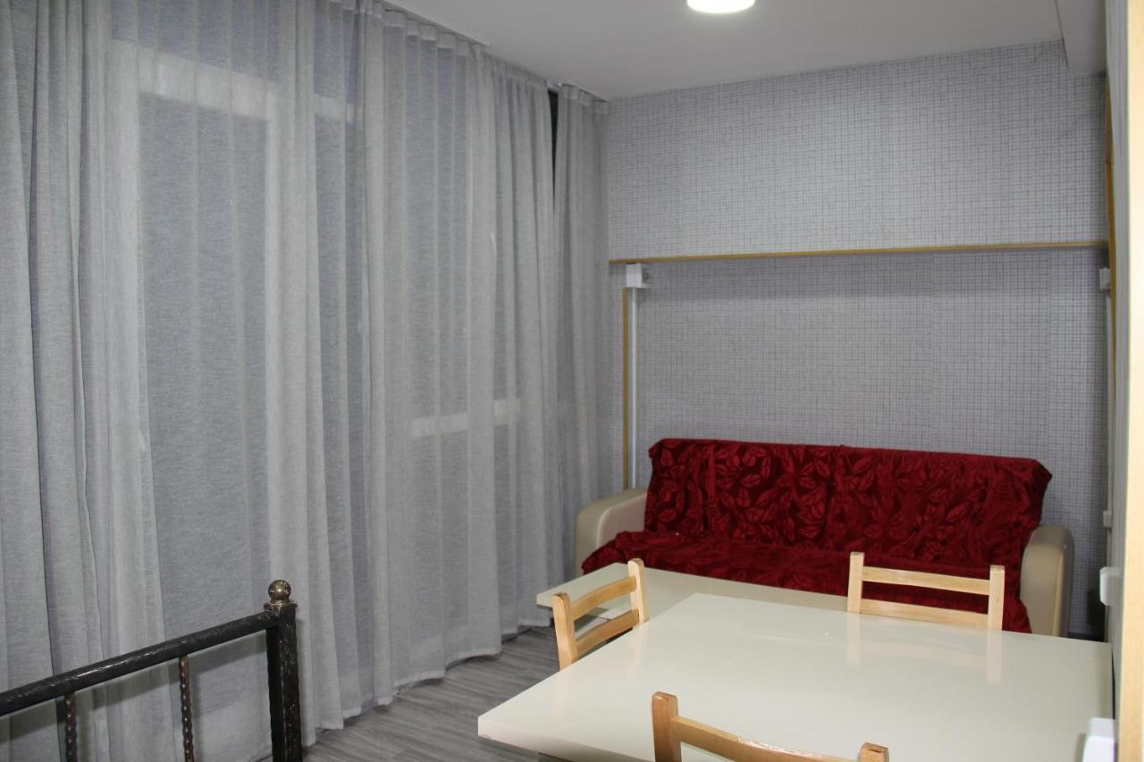 Blossom Hostel Updated ! Обновлено !!! City Center! Perfect Order!!! Snow-White Bed Linen!!! Идеальный Порядок!!! Белоснежное Постельное Белье!!! Центр Города !!! Тбілісі Екстер'єр фото
