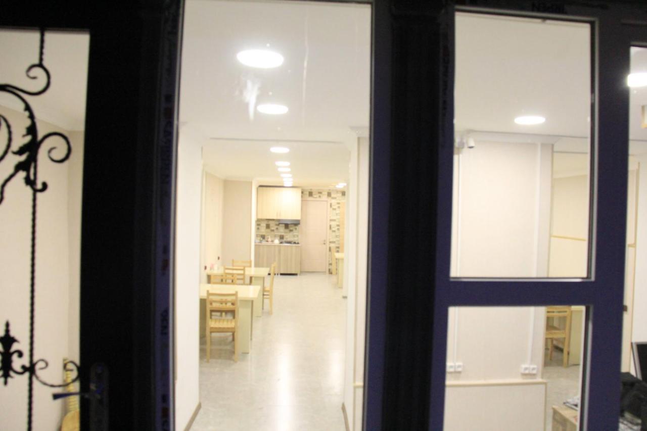 Blossom Hostel Updated ! Обновлено !!! City Center! Perfect Order!!! Snow-White Bed Linen!!! Идеальный Порядок!!! Белоснежное Постельное Белье!!! Центр Города !!! Тбілісі Екстер'єр фото