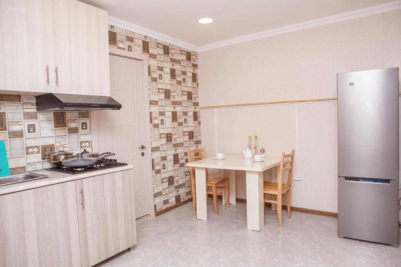 Blossom Hostel Updated ! Обновлено !!! City Center! Perfect Order!!! Snow-White Bed Linen!!! Идеальный Порядок!!! Белоснежное Постельное Белье!!! Центр Города !!! Тбілісі Екстер'єр фото