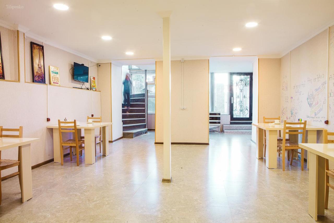 Blossom Hostel Updated ! Обновлено !!! City Center! Perfect Order!!! Snow-White Bed Linen!!! Идеальный Порядок!!! Белоснежное Постельное Белье!!! Центр Города !!! Тбілісі Екстер'єр фото