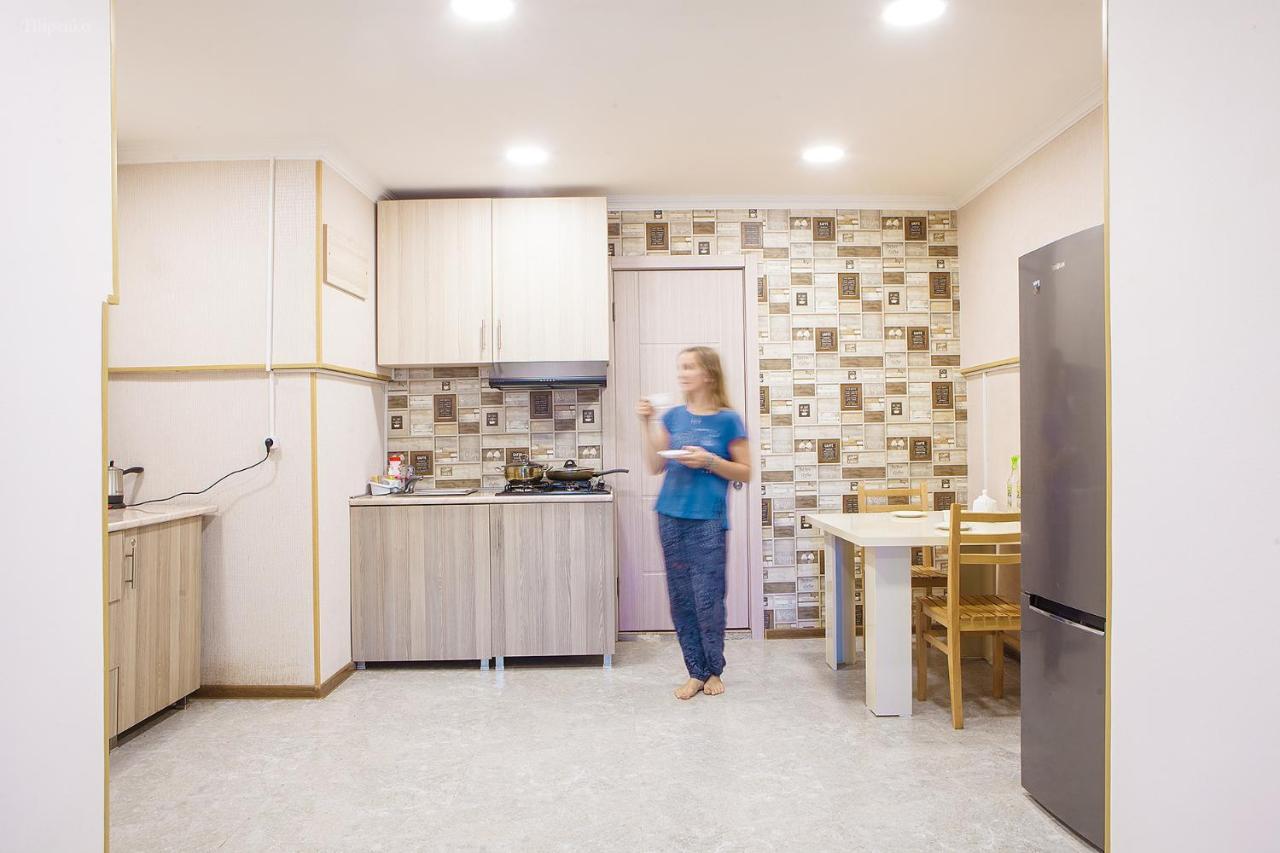 Blossom Hostel Updated ! Обновлено !!! City Center! Perfect Order!!! Snow-White Bed Linen!!! Идеальный Порядок!!! Белоснежное Постельное Белье!!! Центр Города !!! Тбілісі Екстер'єр фото